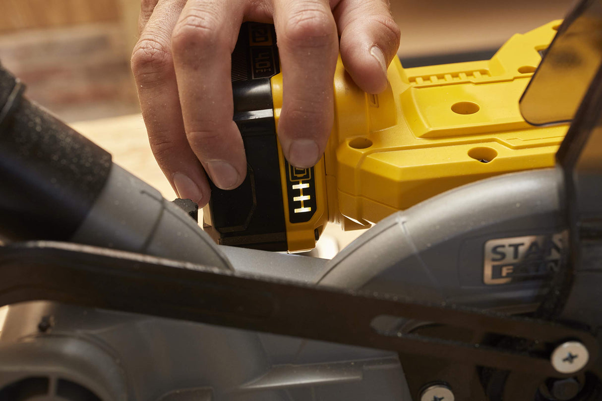 STANLEY FATMAX SFMCS701M1-QW - Ingletadora sin cable 18V, 190mm, 3800 rpm, Incluye 1 cuchilla 40 dientes, 1 batería 4Ah y cargador Gama FATMAX V20