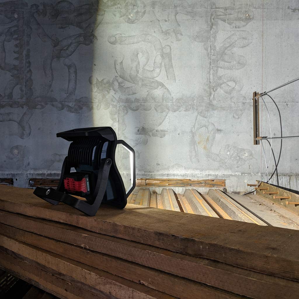 Bosch Professional 18V System foco de obra a batería GLI 18V-10000 C (luminosidad: 10 000 Lm, sin batería/cargador)