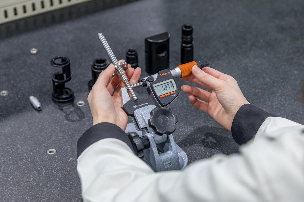 Mitutoyo 293-140-40 QuantuMike - Micrómetro digital (IP65, 0-25 mm, 0,001 mm, con entrada y salida de datos)