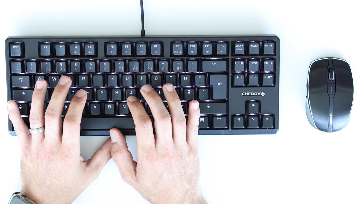 CHERRY G80-3000N RGB TKL, teclado Gaming con cable y sin teclado numérico, distribución de teclado UE (QWERTY), iluminación RGB, switches MX SILENT RED originales, negro