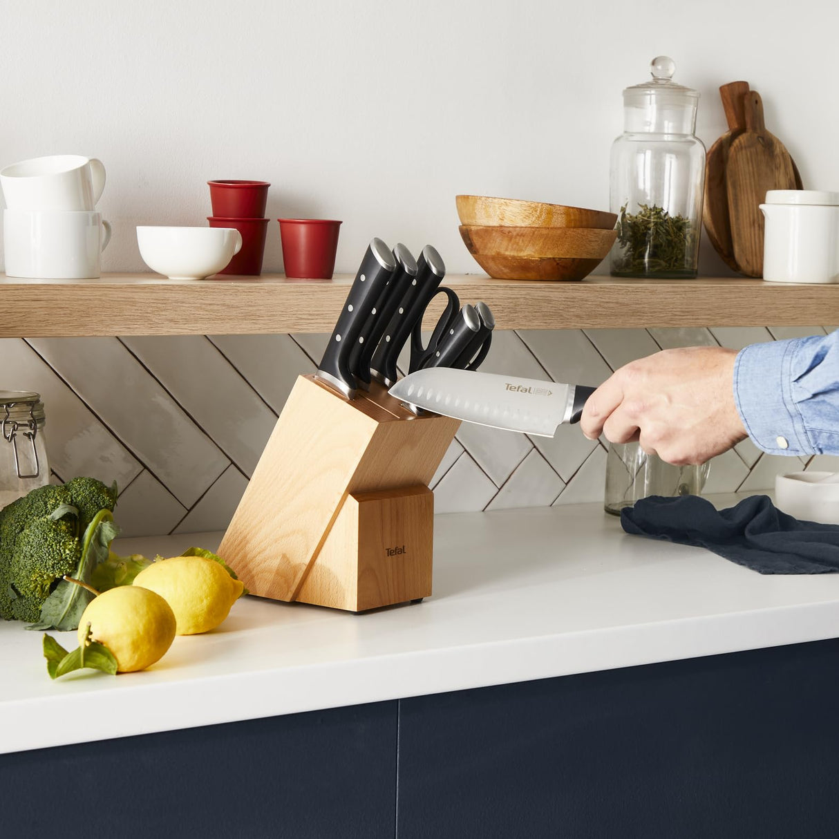 Tefal Ice Force – Bloque de 7 cuchillos: Pan 20 cm, Chef 20cm, Santoku 18 cm, Universal 11cm, Pelar 9cm | Acero Inoxidable Alemán, Corte Preciso, Mango Remachado, Resistente a la Corrosión