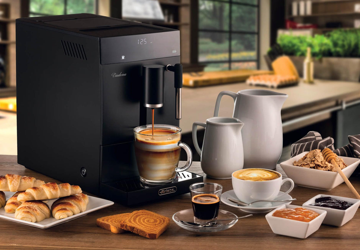 Ariete 1452 Diadema, cafetera automática, 1350W, 19 bar de presión, para café, americano y agua caliente, dispositivo capuchino, pantalla LED, dispensador ajustable, negro
