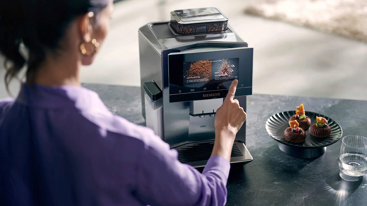 Siemens EQ900, cafetera totalmente automática con molino, BaristaMode, eGrinder, sistema beanIdent, pantalla iSelect de 6,8 pulgadas, aplicación Home Connect, acero inoxidable, TQ905R03