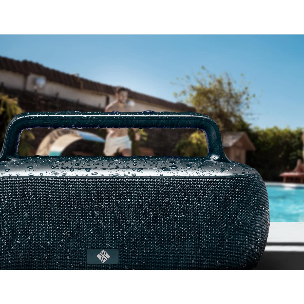Next Trend - Altavoz BT Resistente al Agua a batería, Efecto subwoofer, reproducción Directamente Desde la Tarjeta SD, 30 W RMS, batería de Larga duración