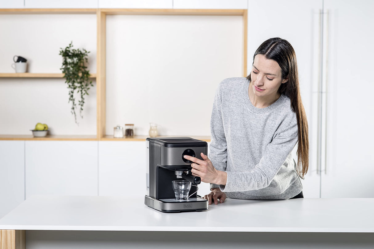 Black+Decker BXCO850E - Cafetera espresso, 20bar, 1 o 2 cafés, función vapor, paro automático, cantidad programable, sistema extra cream, 1.5l, acabado antihuellas en acero inox, 850W