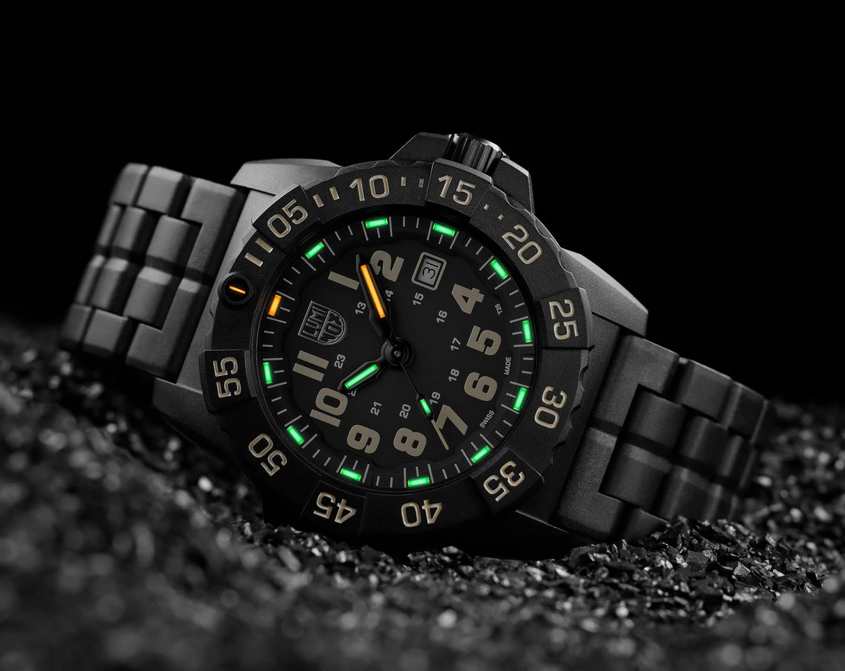 Luminox Reloj Analógico para Hombres de Cuarzo Suizo con Correa en Plástico XS.4231.Set