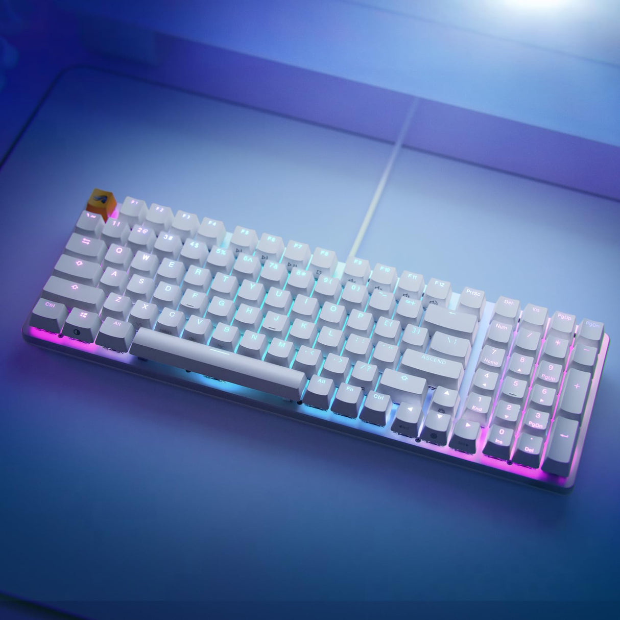 Glorious Gaming GMMK 2 Full Size (96%) - Teclado gaming mecánico, carcasa de aluminio, personalizable, keycaps dobles, switches Glorious Fox, RGB, distribuciones QWERTY inglés - Blanco