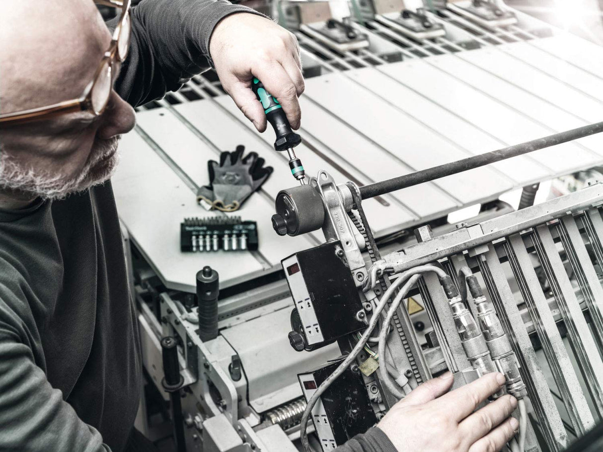 Wera 05074738001 - Maletín con destornillador dinamométrico con juego de puntas (ajustable, 0,3 - 3,0 N m)