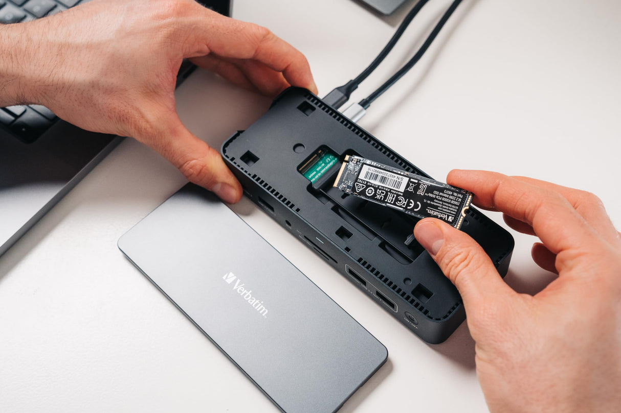 Verbatim USB-C ™Pro 32173 - Estación de Acoplamiento 15 en 1, Carcasa SSD, Color Negro