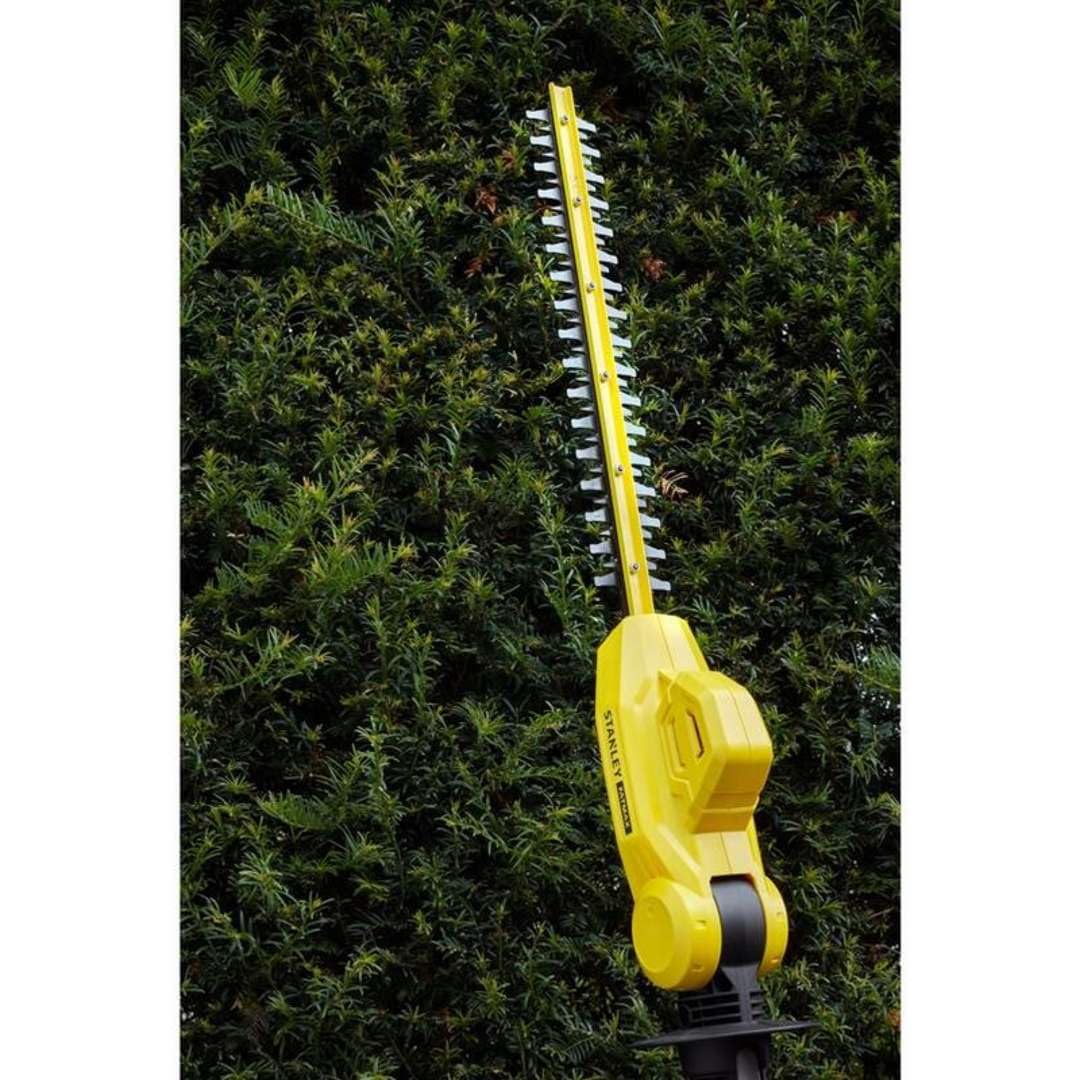 STANLEY FATMAX SFMCPH845M1-QW - Cortasetos de pértiga V20 con batería 4Ah, Longitud de Cuchilla 45 cm, Cabezal pivotante, Mango ergonómico