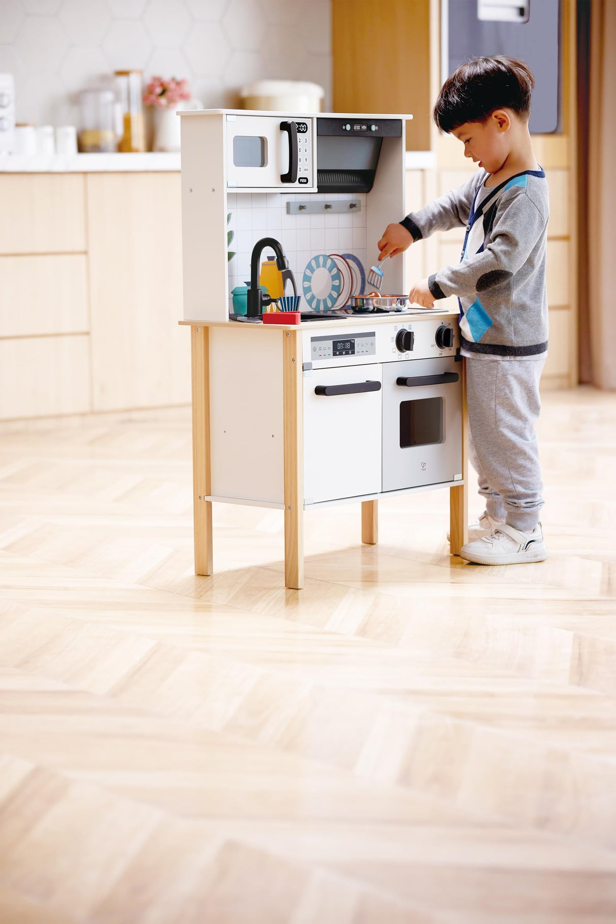 Hape Cocina Moderna Interactiva | Juguete Educativo con Luces, Sonidos y Accesorios | 3+ Años