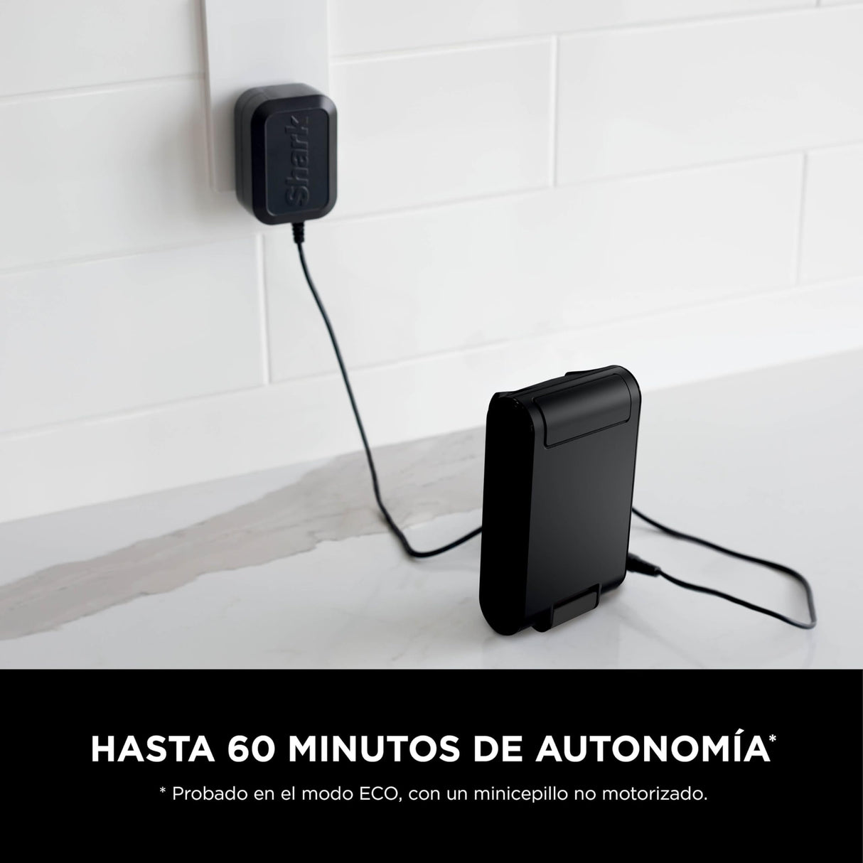 Shark Detect Clean & Empty Aspiradora sin Cable y sin Bolsa, tecnología Dirt Detect y Base de autovaciado de 2 l, 60 min. de autonomía, Anti Hair Wrap y Boquilla Estrecha y Cepillo, Blanco, IW3613EUT