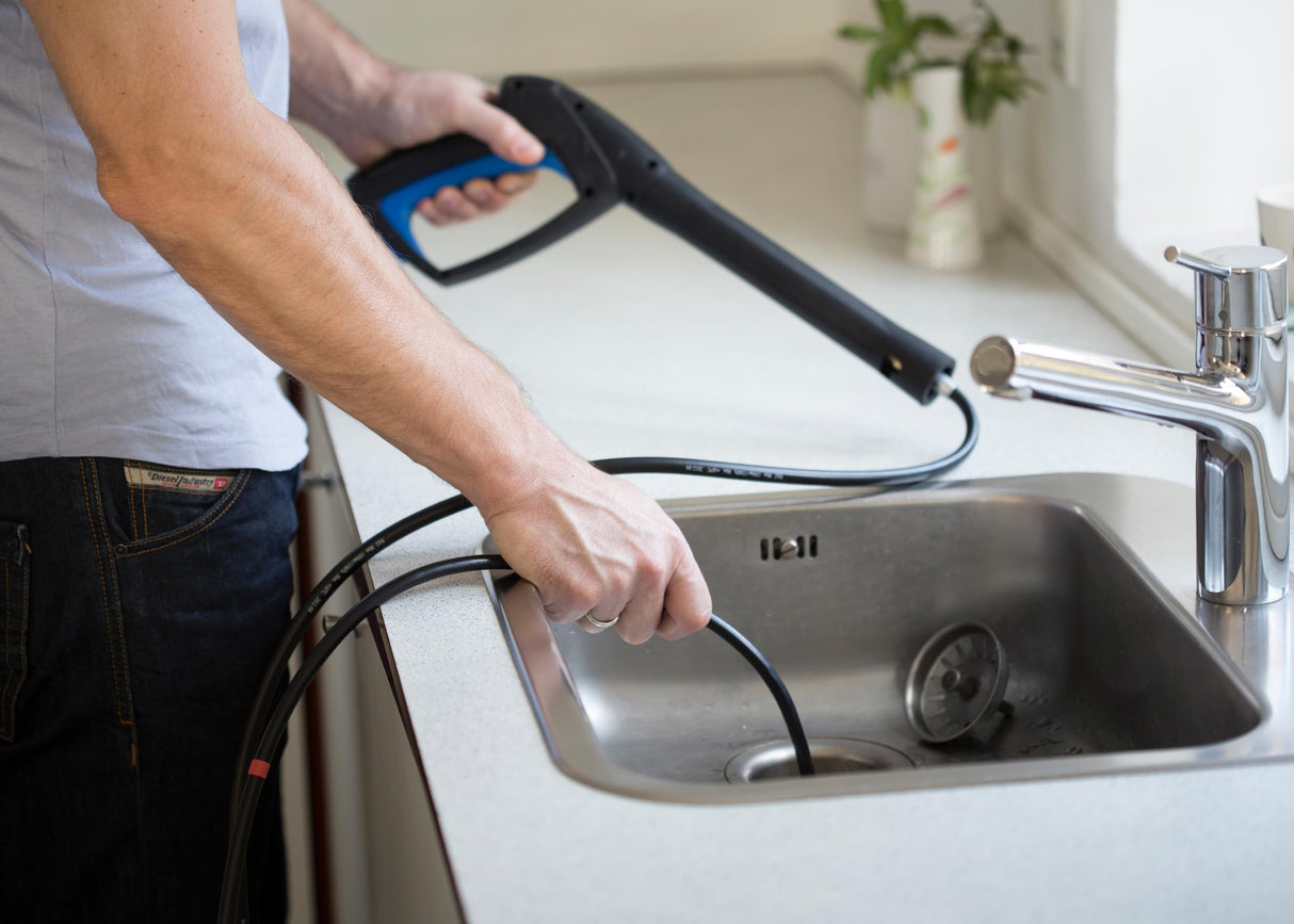 Nilfisk Hidrolimpiadora de Alta Presión E 145 Bares + Pulverizador de Espuma + Limpiador de Terrazas + Cepillo + Manguera Desatascadora (2100 W)