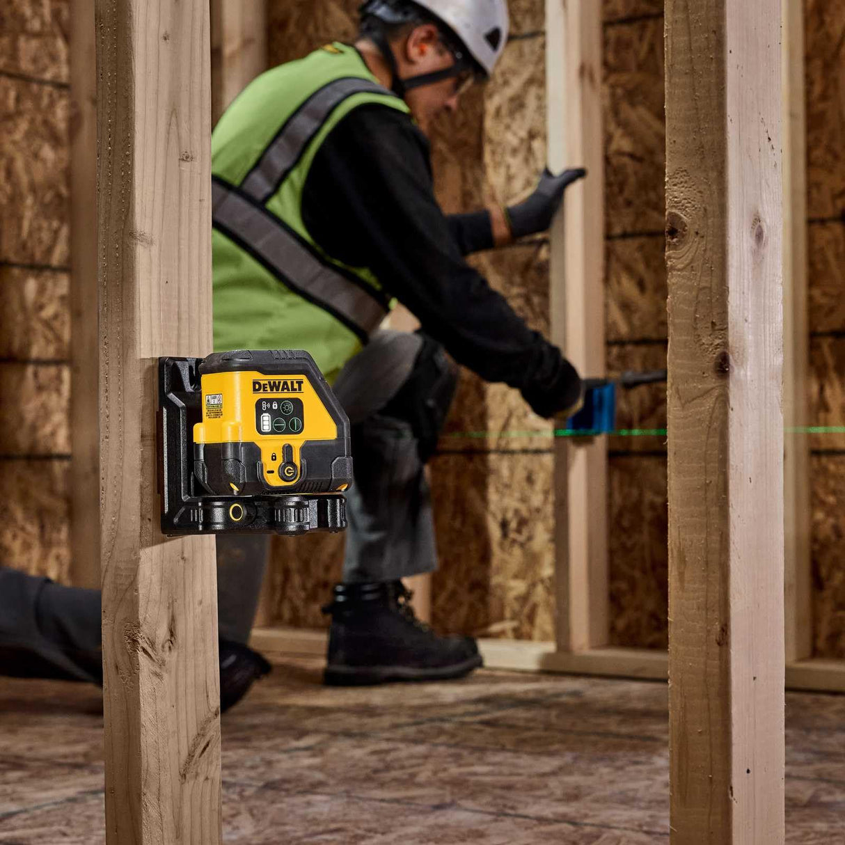 DEWALT DCLE14201GB-XJ - Láser de Línea Cruzada con Haz Verde USB
