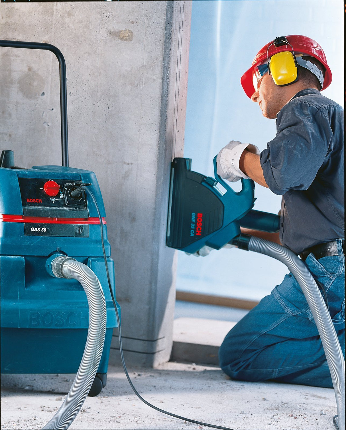 Bosch Professional GNF 35 CA - Rozadora eléctrica (1400 W, Ø del disco 150 mm, prof. 35 mm, en maletín