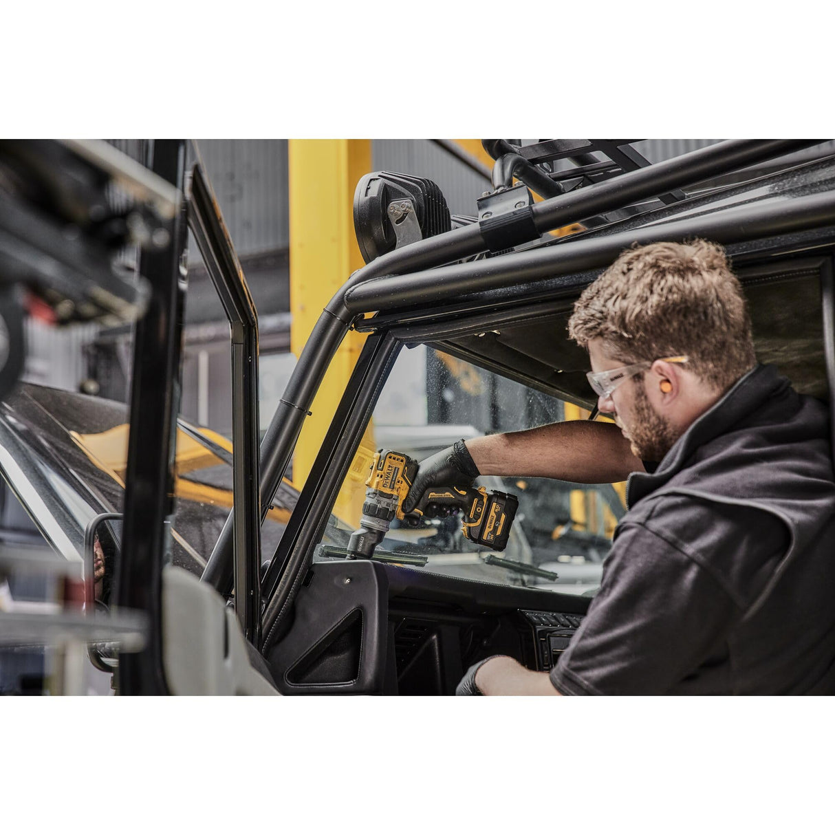 DEWALT DCD703L2T-QW - Destornillador eléctrico 12V, 2 velocidades, 3Ah, Motor sin escobillas, 4 herramientas intercambiables, Incluye 2 baterías, cargador, clip de cinturón de metal y caja TSTAK