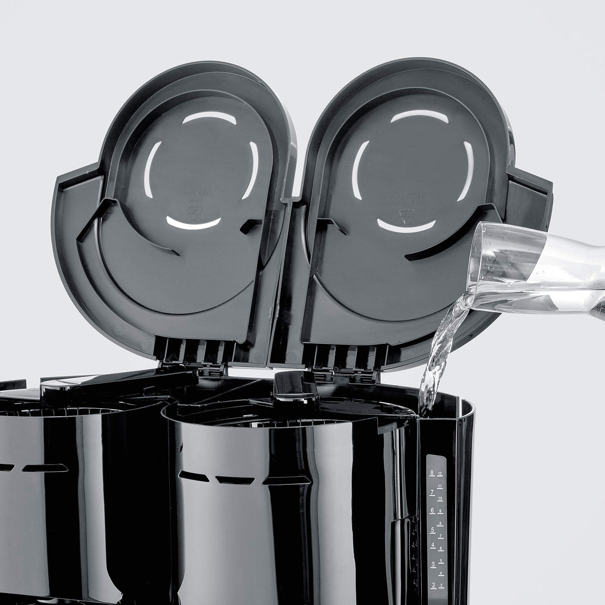 SEVERIN - Cafetera de goteo Duo hasta 16 tazas, Cafetera de filtro compacta / Cafetera americana con 2 jarras termo, Con Desconexión Automática, Negro, KA 9315