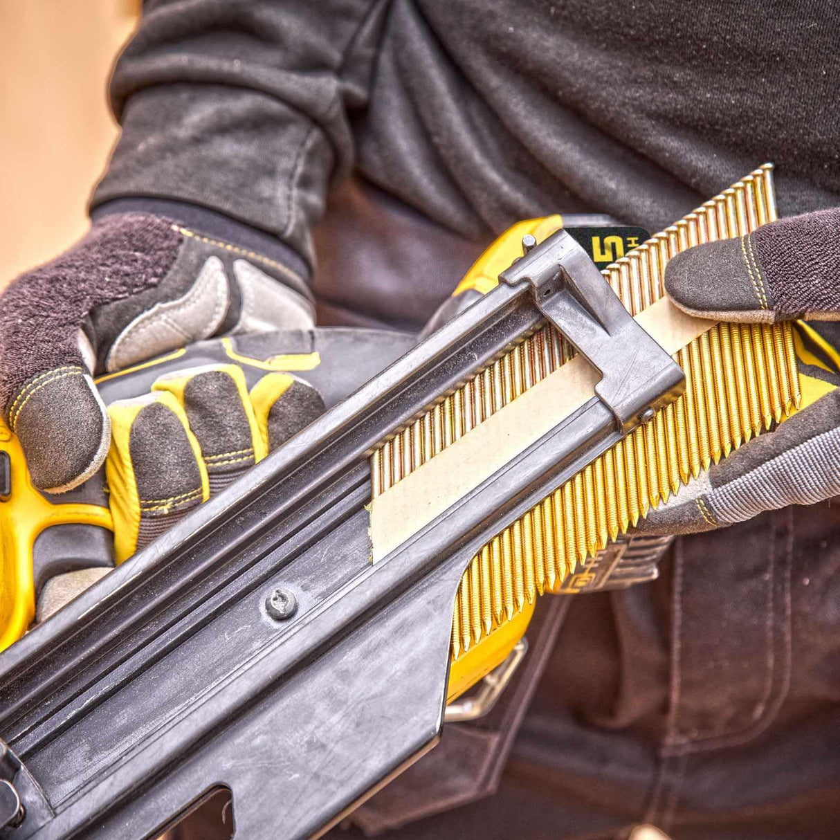 DeWalt DCN950N-XJ - Clavadora de Estructuras sin escobillas XR 18V, 33 Grados, Secuencial/Rápido, Sin batería/cargador