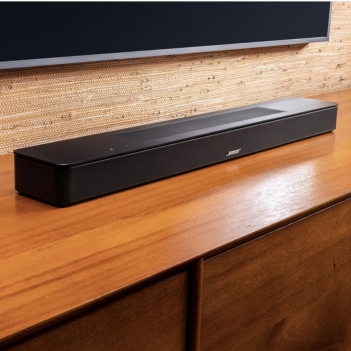 Bose Barra de Sonido Inteligente Dolby Atmos, Altavoz de Barra de Sonido Bluetooth con Control por Voz y Amazon Alexa Integrado, Funciona con Google Assistant, Negro