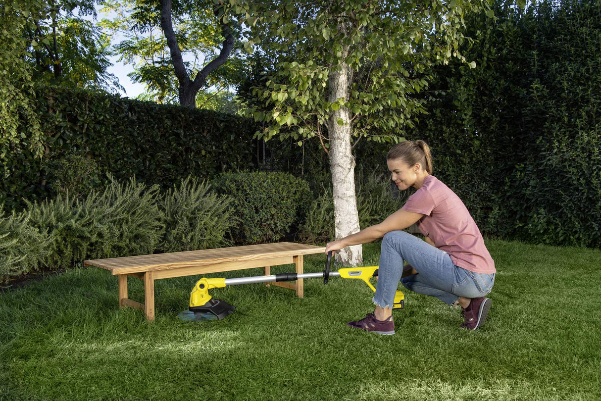 Kärcher Juego de baterías LTR 18-25 de 18 V, Incluye batería de 18 V y Cargador, Potencia: 300 m, Velocidad de Corte: 9500 RPM, diámetro de Corte: 25 cm, diámetro de Rosca: 1,6 mm