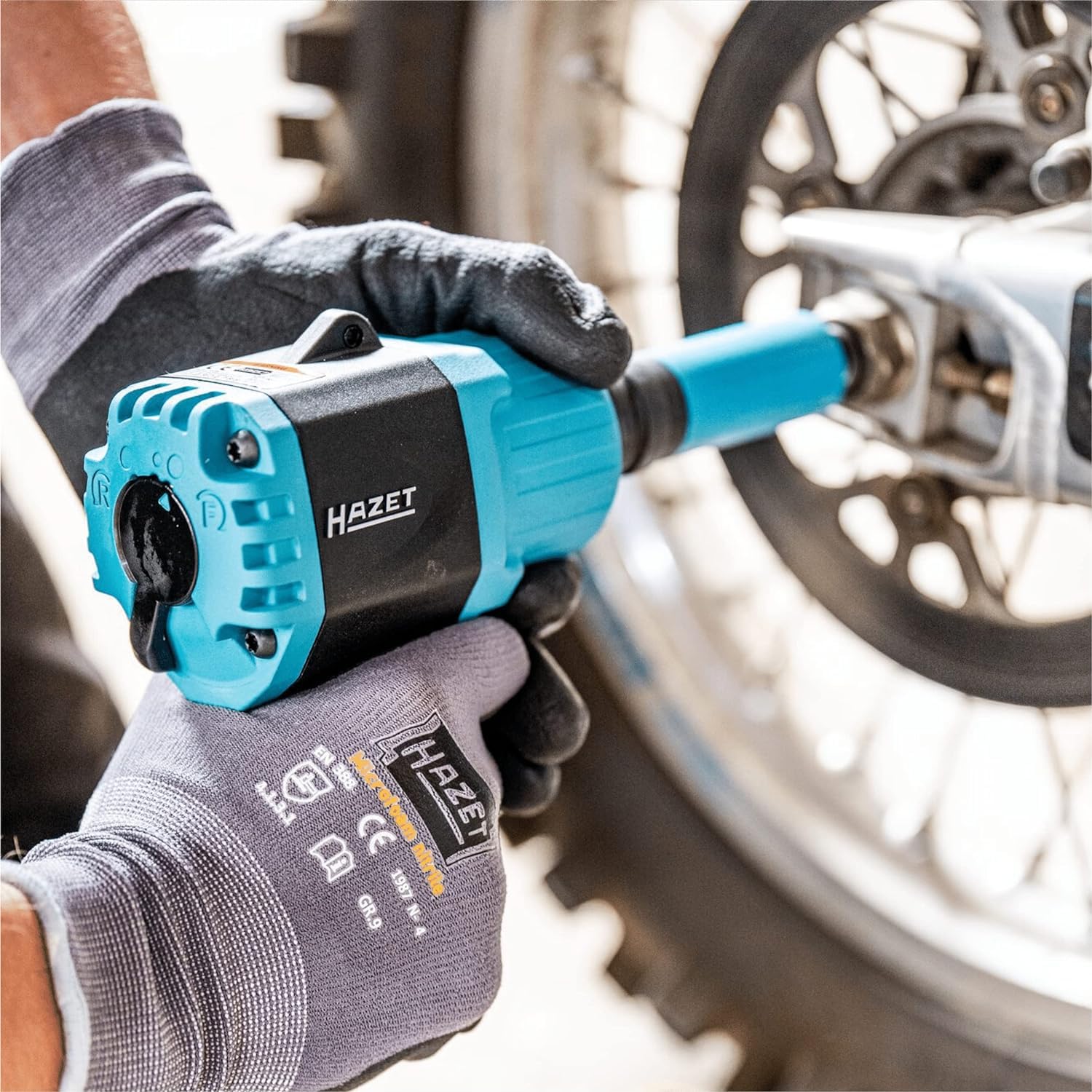 Llave de impacto HAZET 9012TT I Máx. Par de apriete 2200 Nm, cuadradillo 12,5 mm (1/2 pulgada) I Llave de impacto de doble martillo de alto rendimiento - compacta y ligera con tecnología Twin-Turbo