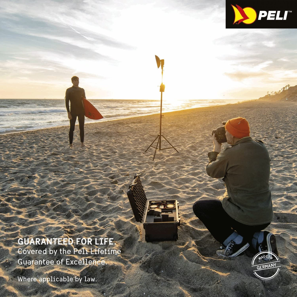 Peli 1510 Maleta rugerizada con asa Extensible y Ruedas de Alto Rendimiento, IP67 estanca e Impermeable al Polvo, 27L de Capacidad, Fabricada en Alemania, con Espuma, Color Amarillo (1510-000-240E)