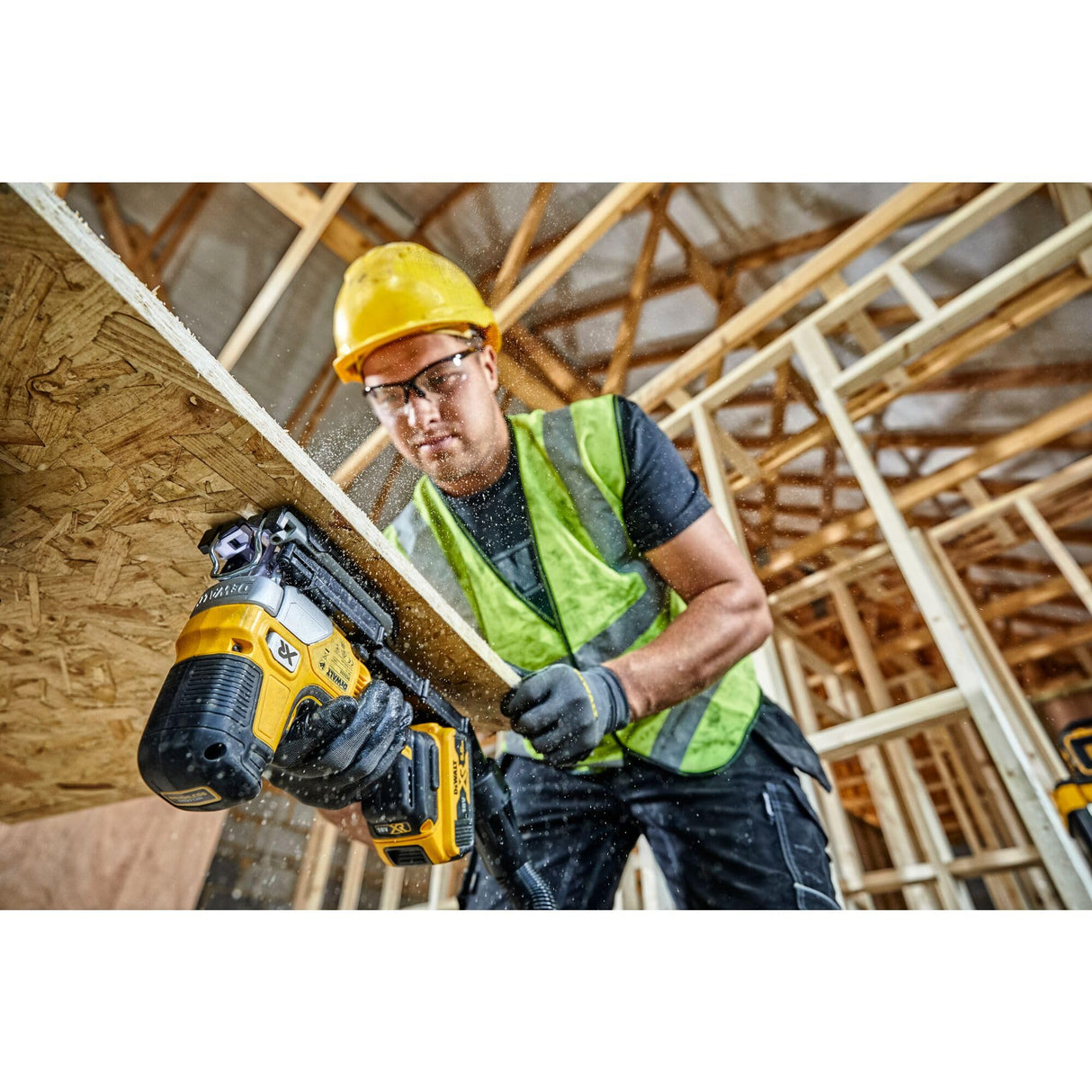 DEWALT DCS335N-XJ, Sierra de calar sin cable 18V, fácil cambio de cuchilla, interruptor de bloqueo, Velocidad de 3200 rpm, Corte madera 135mm, Acero 10mm, Sin batería ni cargador