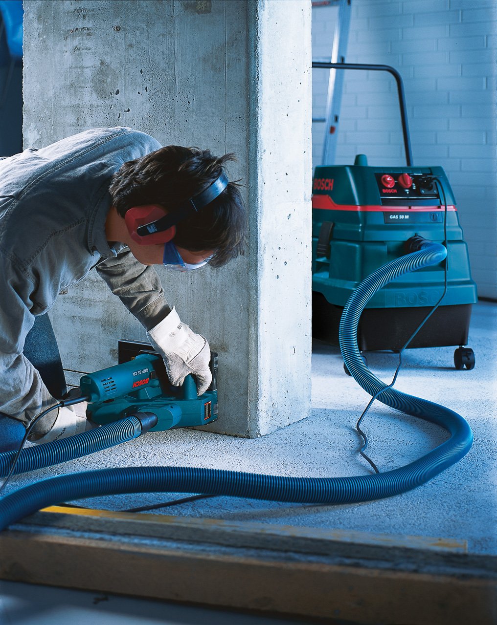 Bosch Professional GNF 35 CA - Rozadora eléctrica (1400 W, Ø del disco 150 mm, prof. 35 mm, en maletín