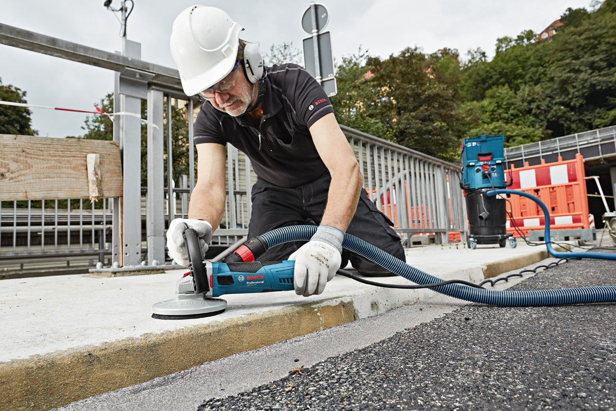 Bosch Professional GBR 15 CA - Lijadora de hormigón (1500 W, Ø 125 mm, cubierta anti-polvo, en maletín)