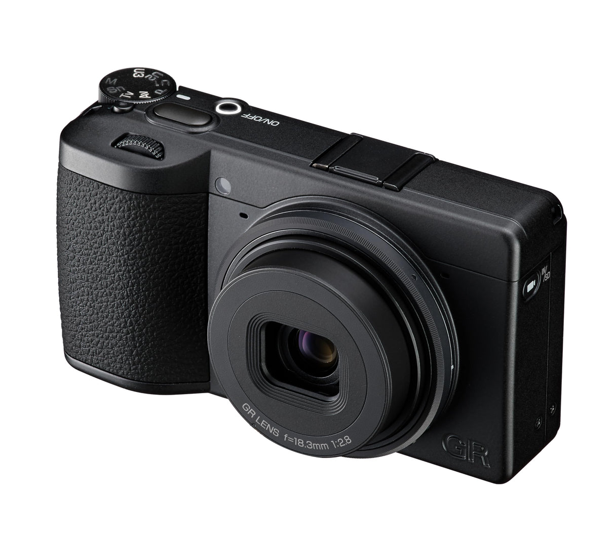RICOH GR IV Monochrome con sensor de imagen CMOS dedicado, diseñado exclusivamente para la fotografía monocromática. NUEVO sensor CMOS de tamaño APS-C de 25,74 MP, NUEVO GR ENGINE 7, NUEVO objetivo GR