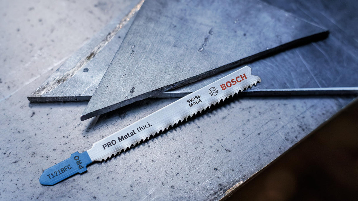 Bosch 100 hojas de sierra de calar Pro Metal thick T121BFC (para chapas de acero, chapa de acero, longitud 92 mm, sierra de calar profesional)