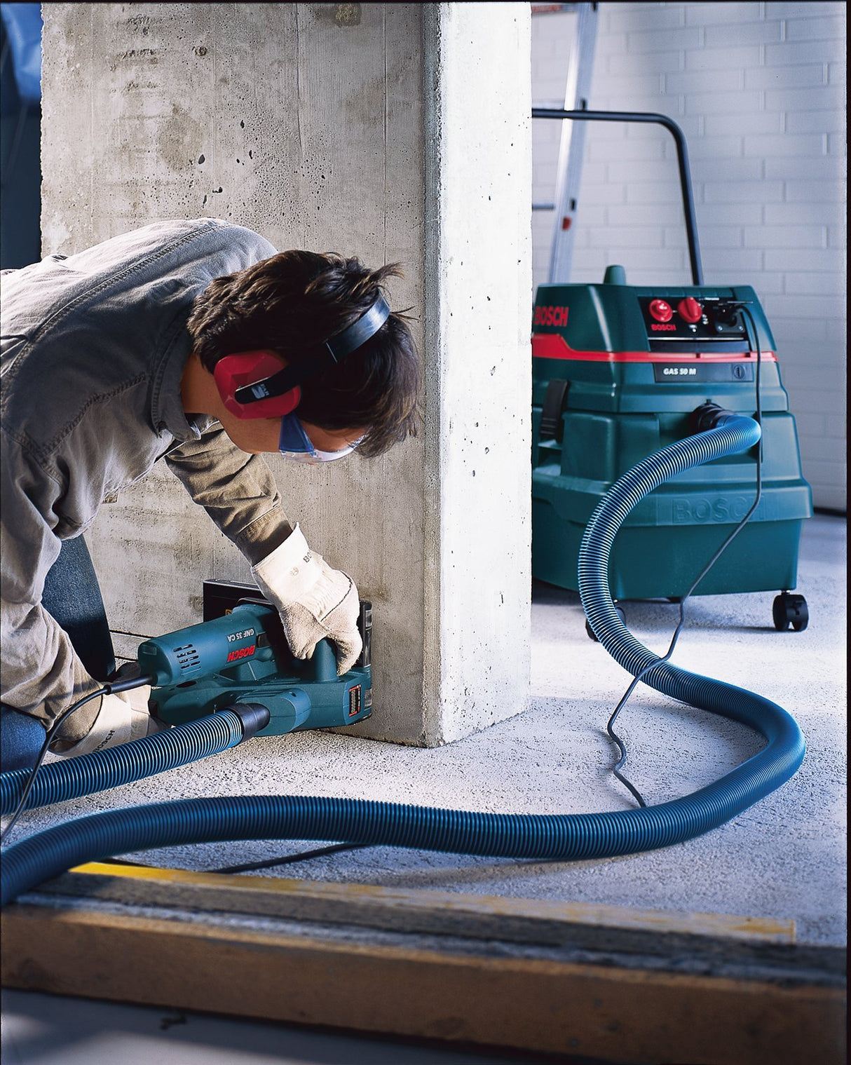 Bosch Professional GNF 35 CA - Rozadora eléctrica (1400 W, Ø del disco 150 mm, prof. 35 mm, en maletín