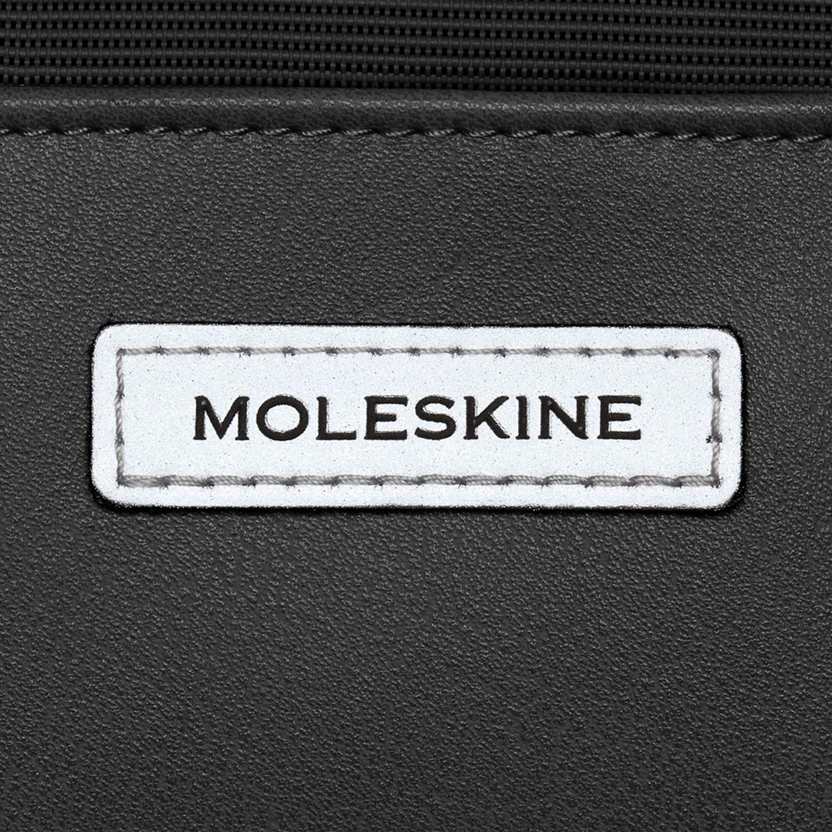 Moleskine - Cartera para dispositivos electrónicos, para ordenador portátil, notebook, iPad y tablet hasta 13'', impermeable, tamaño 35 x 26 x 4 cm, negro