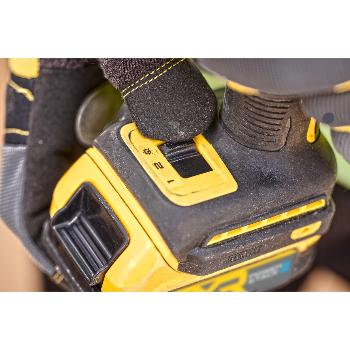DEWALT DCF870N-XJ - Atornillador de Impacto Hidráulico sin Escobillas 18V XR, No incluye ni Batería ni Cargador