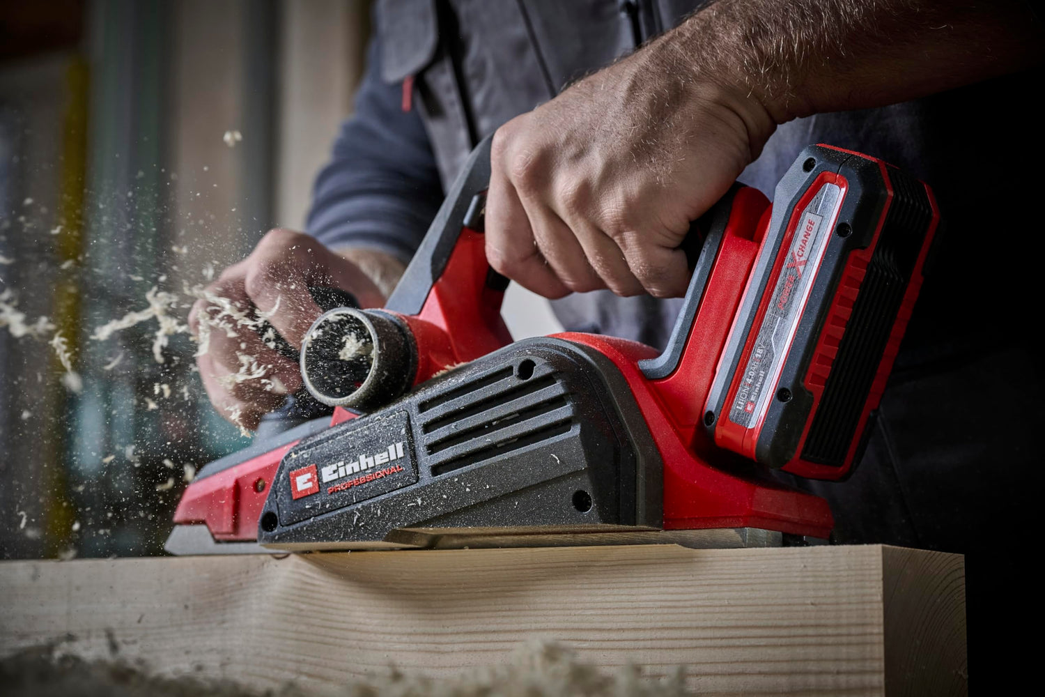 Einhell Professional Depilo manual con batería TP-PL 18/3 Li BL-Solo Power X-Change (18V, sin escobillas, ancho de cepillado de 82 mm, ancho de viruta hasta 3 mm, eje de cuchilla, zapata, sin batería)