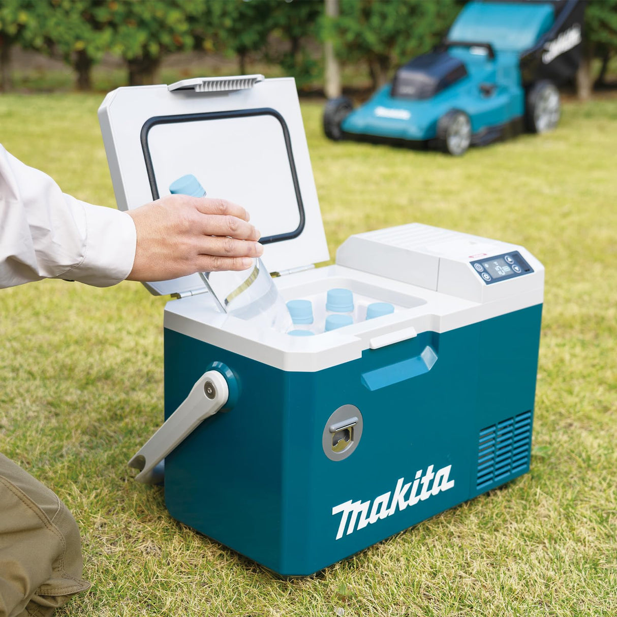 Makita CW003GZ01 - Caja de refrigeración y calor (40 V, máx. 7 L, sin batería, sin cargador)