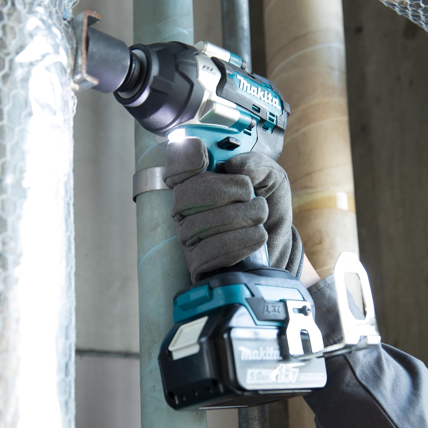 Makita DTW701Z Atornillador de impacto inalámbrico de 18 V (sin batería, sin cargador)