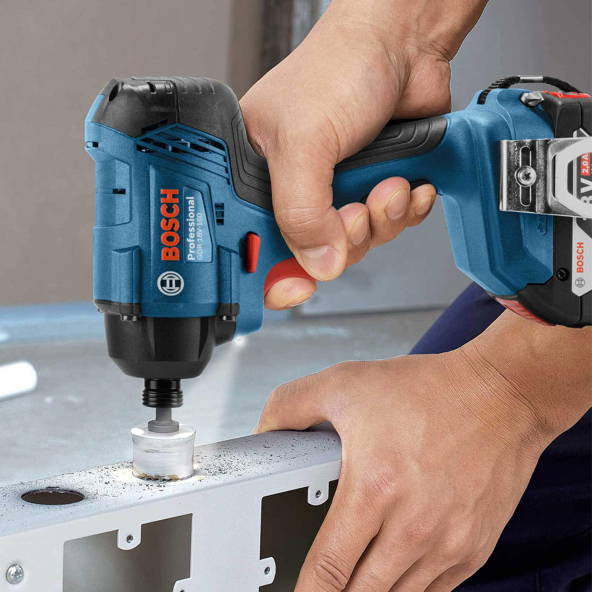 Bosch Professional 18V System GDR 18V-160 - Atornillador de impacto a batería (160 Nm, sin batería, en L-BOXX)