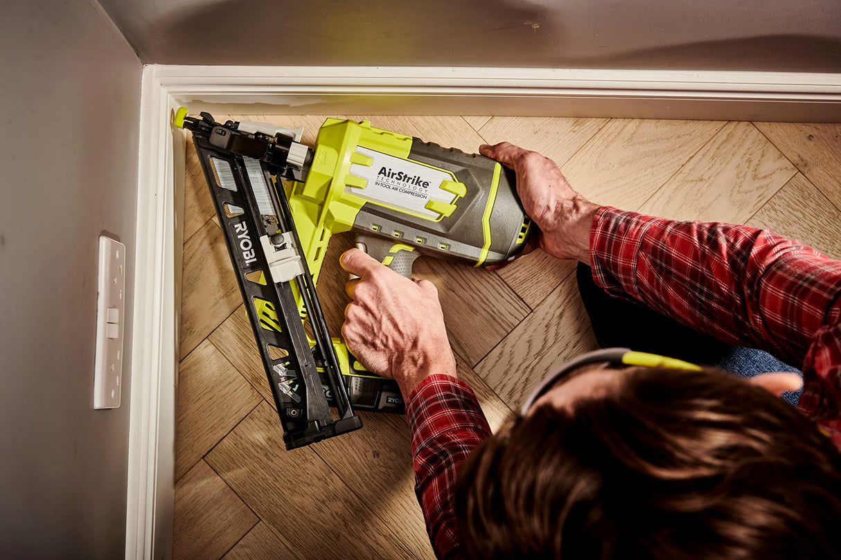 RYOBI - Clavadora de Acabado 15G Aire Comprimido 18V ONE+ - Longitud 25-64mm - Diámetro 1,8mm - Cargador 105 Clavos - Viene con 100 Clavos, 2 Puntas de Protección - Sin Bateria ni Cargador - R15GN18-0