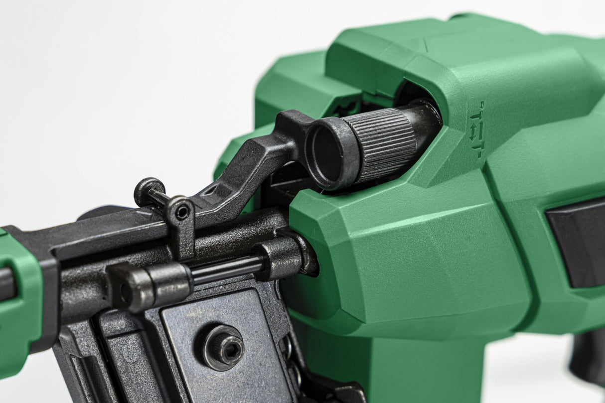 HiKOKI Clavadoras de papel para tejado con batería, 18 V, 25-45 mm, accionamiento por resorte neumático, motor sin escobillas, potente, libre de mantenimiento y versátil, incluye maletín