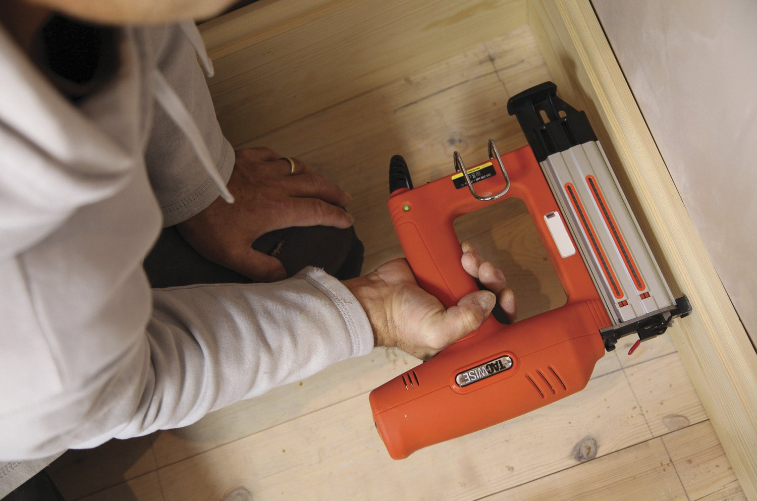 Tacwise Master Nailer 18G/50 - Pistola clavadora electrica para clavos de 180 (18G) de 20 a 50 mm