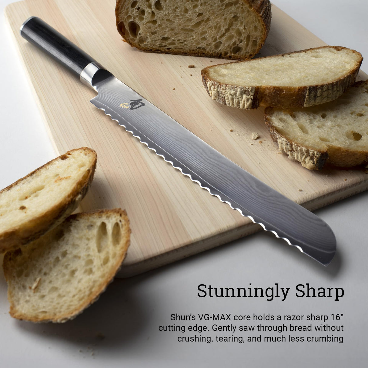 KAI Shun Classic Cuchillo japonés para pan con hoja de 23 cm - Cuchillo de Damasco de 32 capas con núcleo VG MAX - 61 (±1) HRC - Mango de madera de Pakka - Cuchillo de pan con filo ondulado forjado