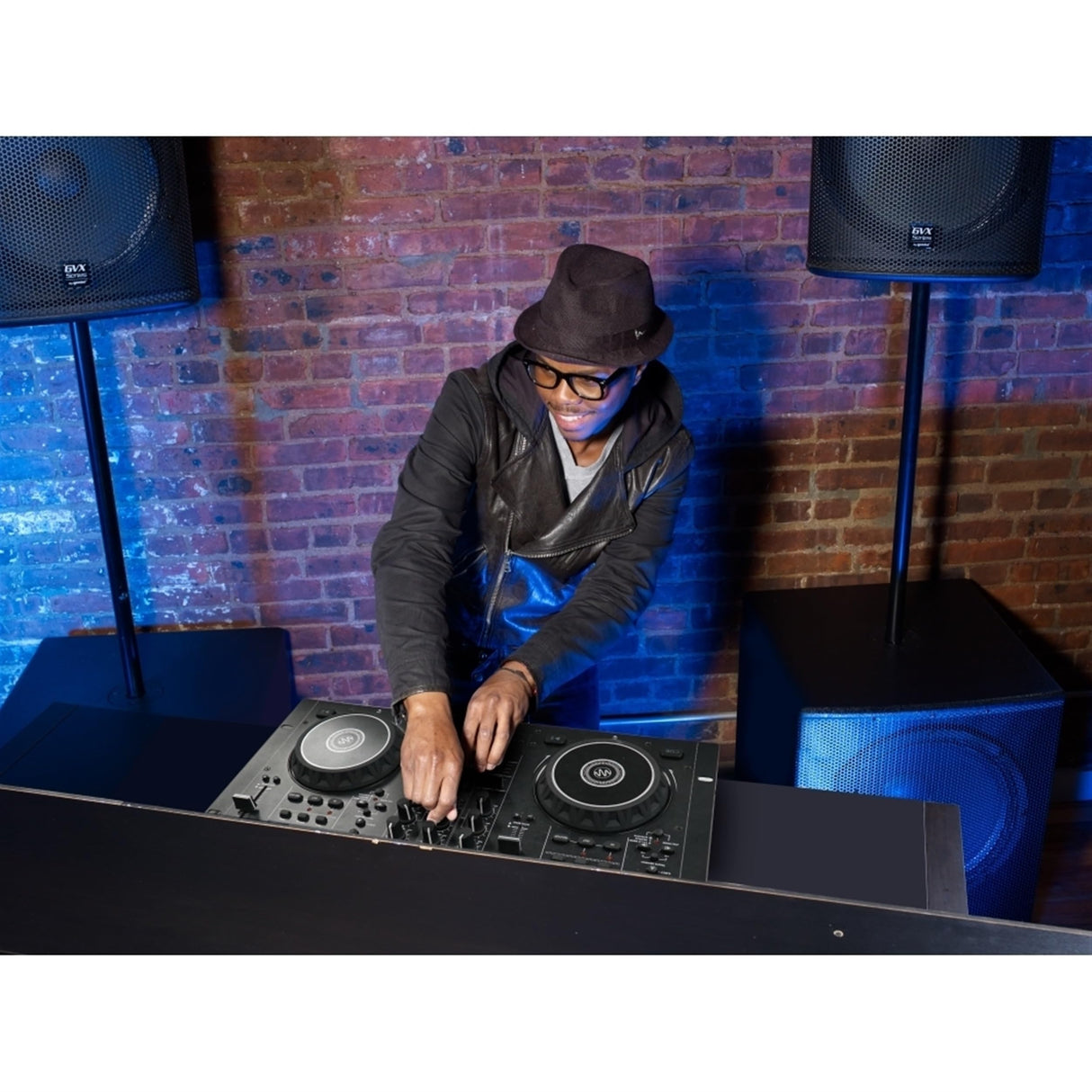 Gemini Sound CDM-4000BT Soporte solo Bluetooth Streaming Professional DJ DULA DULA MEDIA Player Mezclador CD / CDR USB Reproducción 2 Band Ecualizer Manual Bucle Sensible Sensitive Jog Wheels