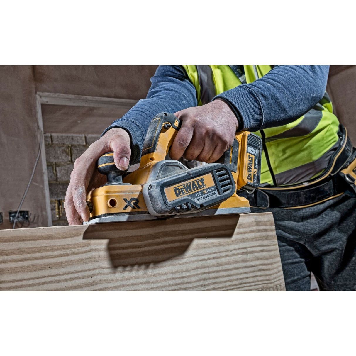 DEWALT DCP580 N-XJ - Cepillo XR 18V sin escobillas, Para Madera, Cambio Rápido de Hoja, Profundidad de Corte 2,0mm, Maletín TSTAK - Sin Batería ni Cargador