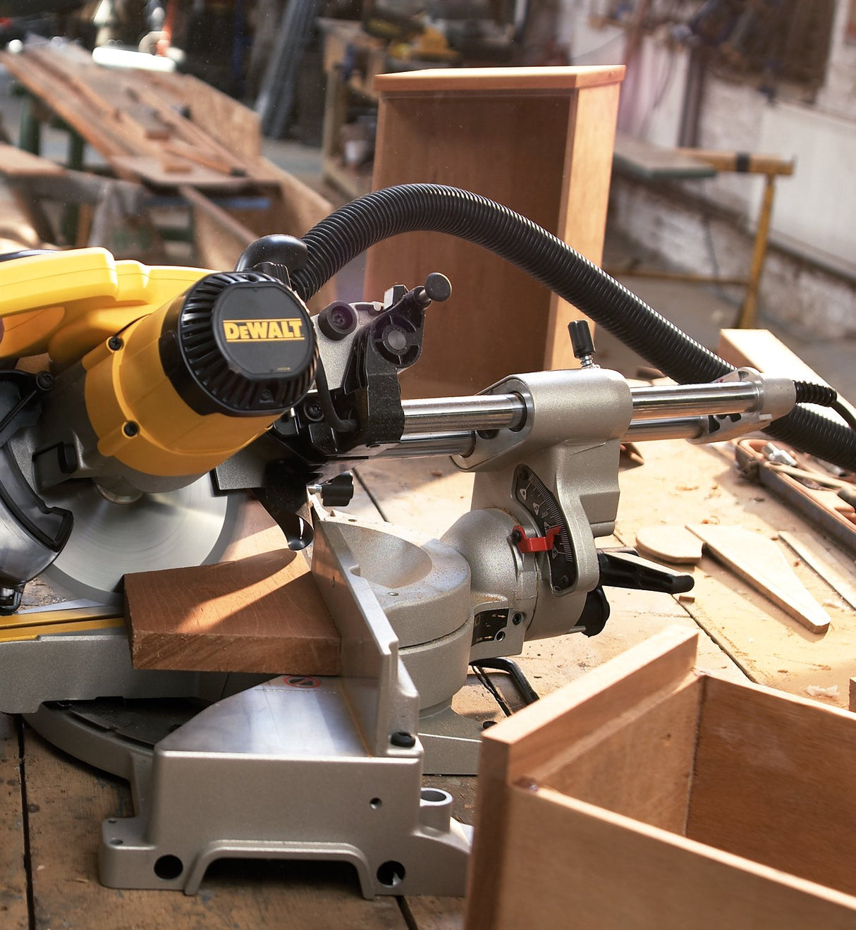 DeWalt DW712 - Sierra de calar