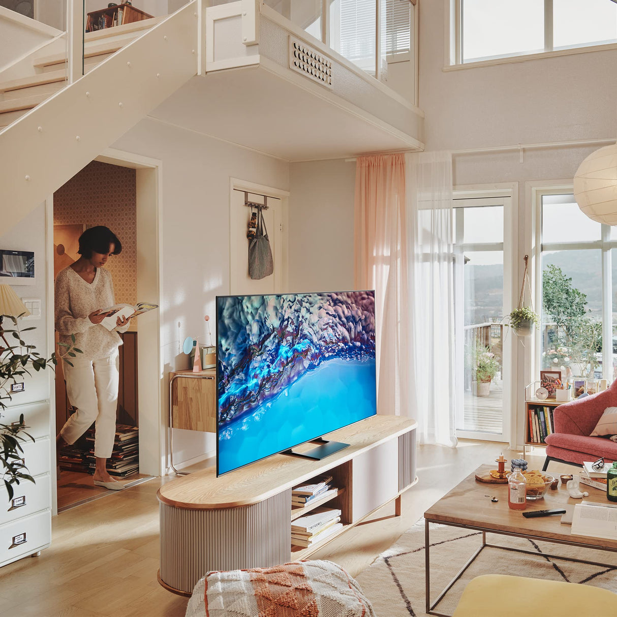 Samsung Smart TV 2022 55BU8500 - 55", 4K, Procesador Crystal UHD, Contast Enhancer con HDR10+, Q-Symphony y Alexa integrada, 2022