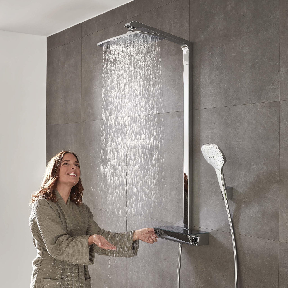 hansgrohe Raindance E - sistema de ducha con termostato, ducha lluvia (360 x 190 mm) con grifo, ducha de mano (2 tipos de chorro), flexo, barra, ducha fija rectangular, cromo, 27112000