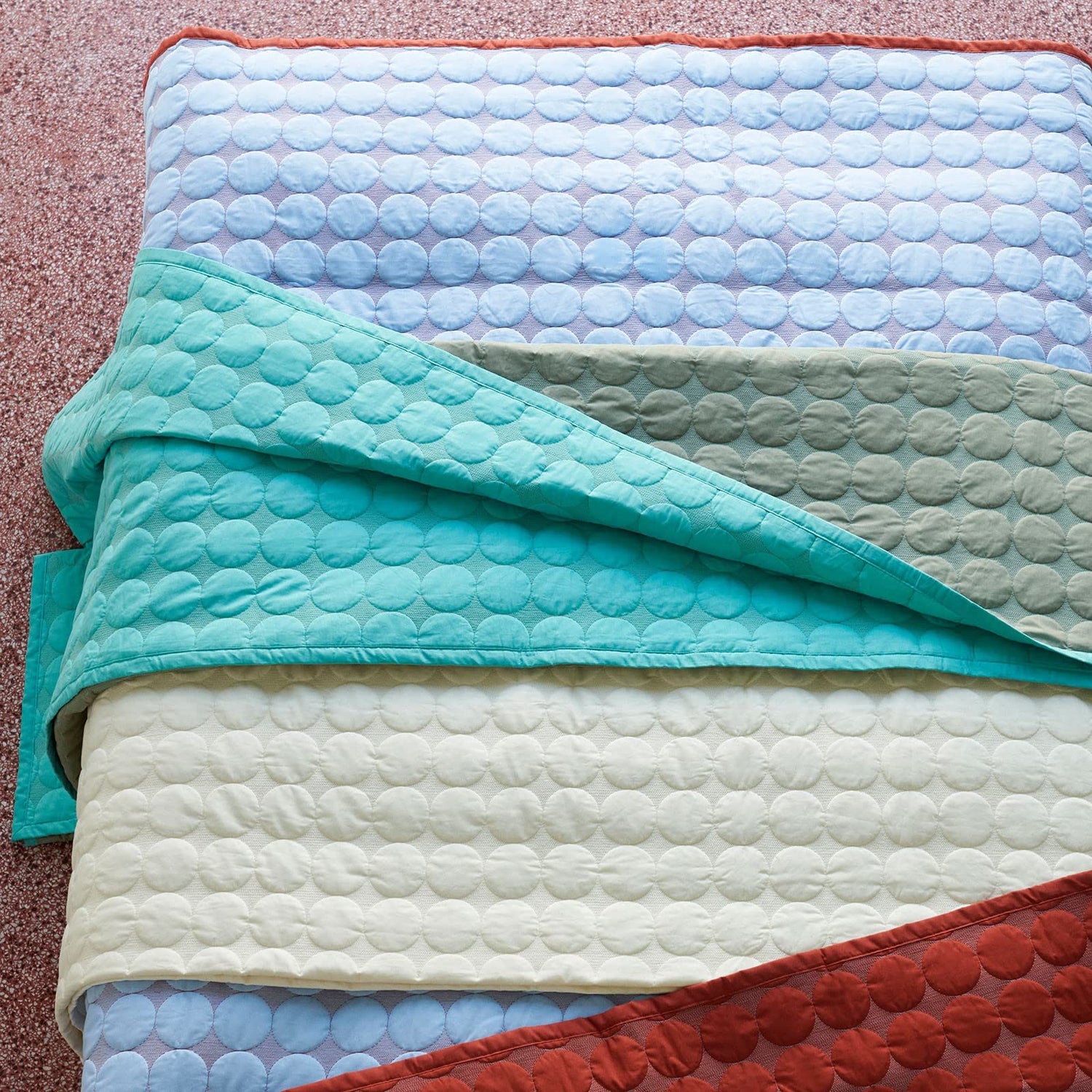 HAY - Mega Dot Quilt 195 x 245 cm - Ivory