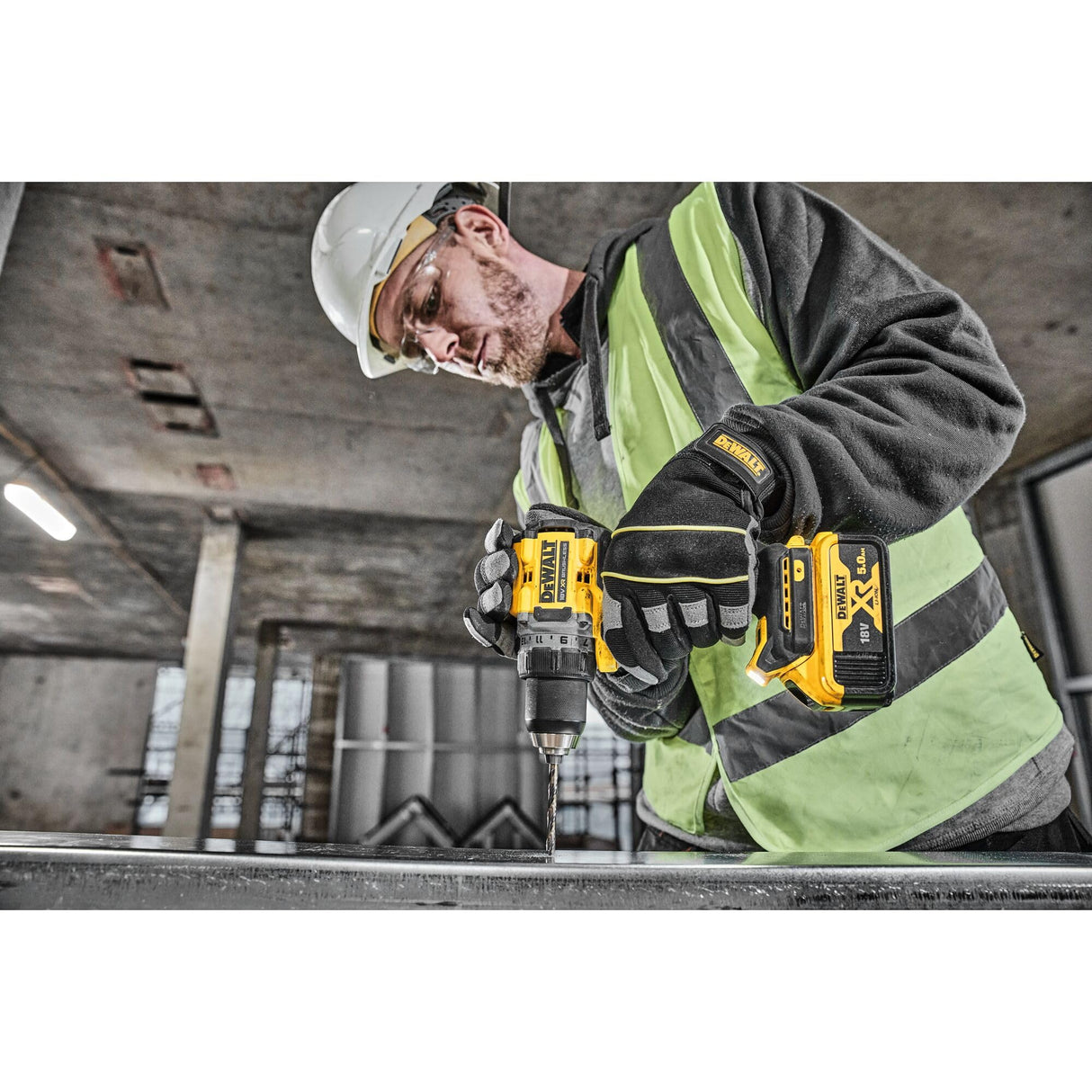 DEWALT DCD800P2T-QW - Taladro atornillador 18V, 2 velocidades, Motor sin escobillas, Portabrocas rápido de 13 mm, Luz LED, Incl. 2 baterías de 5,0 Ah, cargador y caja TSTAK