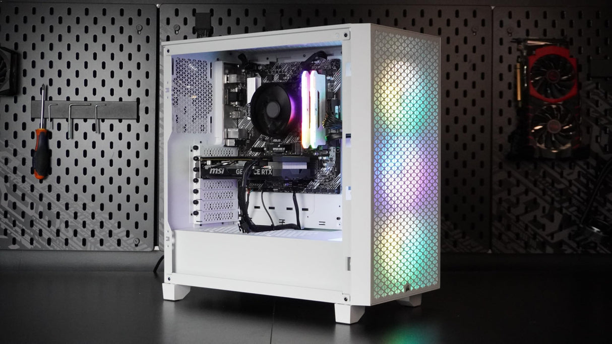 PC GAMNG - PC Gamer iCUE AMD 4060v2 White - AMD - Corsair 3000D RGB White - Tarjeta Mere ASUS Prime A520 II WiFi - Corsair Vengeance 2X8GB DDR4 3600 - SSD 1TB - Windows 11 Pro